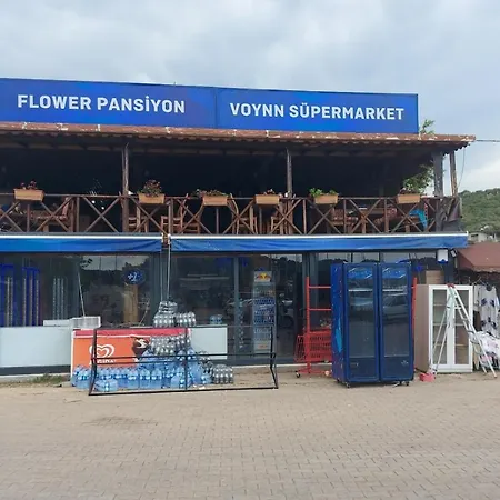 Gazde/Camere de închiriat Kekova Flower Cafe&pension